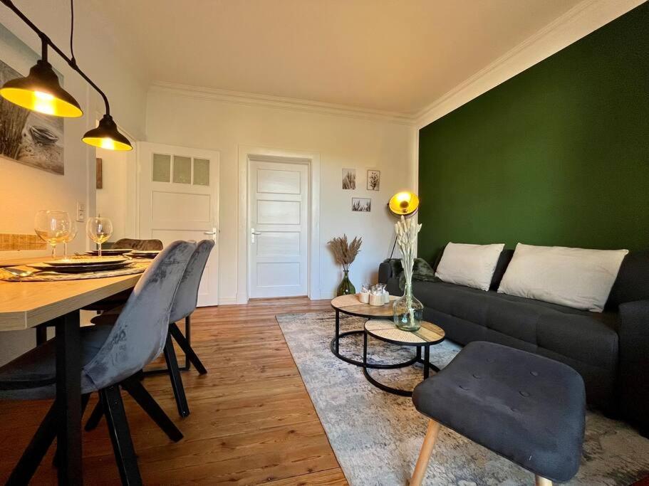 Apartment Meeresbrise Mit Balkon 胡苏姆 外观 照片
